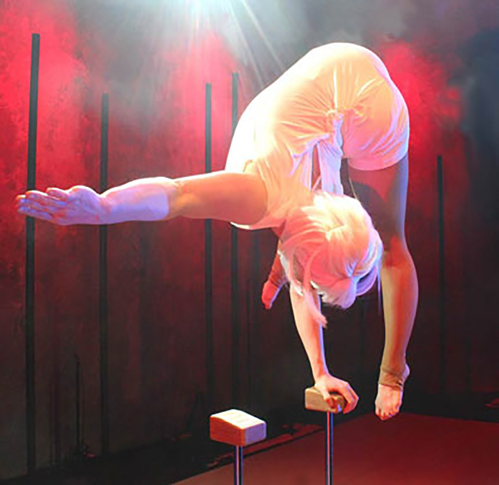 Acrobat Natalie Reckert