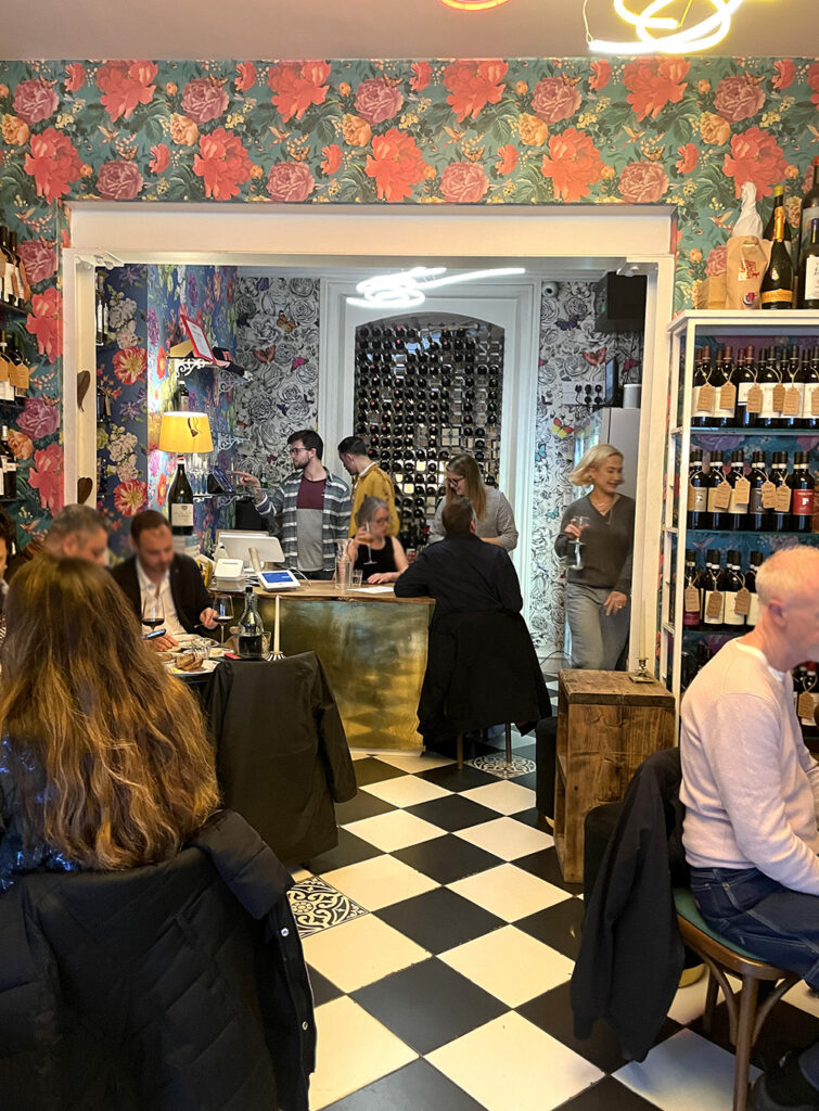 Passione Vino Wine shop restaurant