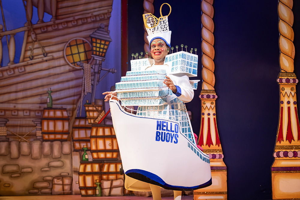Hackney Empire, Dick Whittington pantomime, Clive Rowe