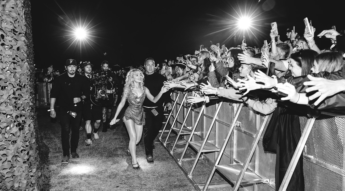 bst hyde park sabrina carpenter