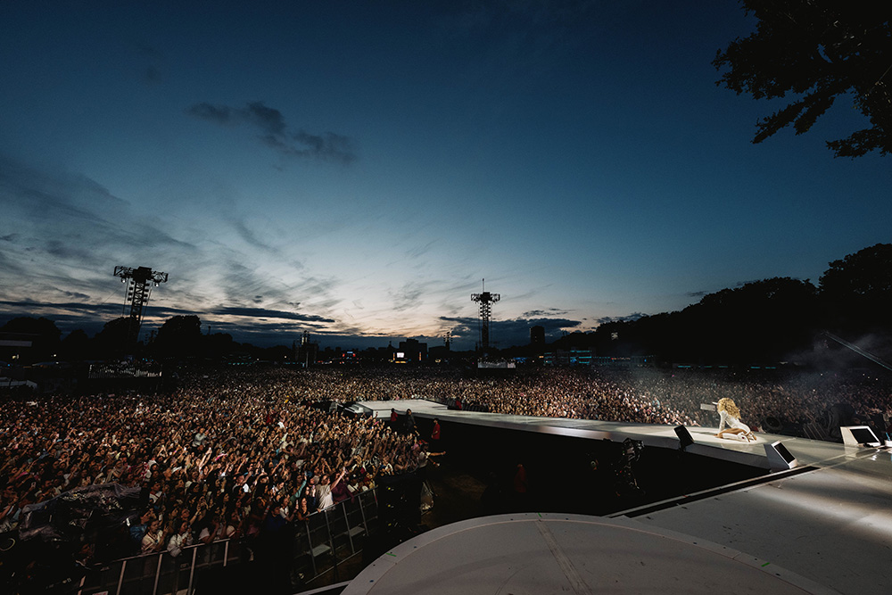 Sabrina Carpenter bst hyde park music festival london