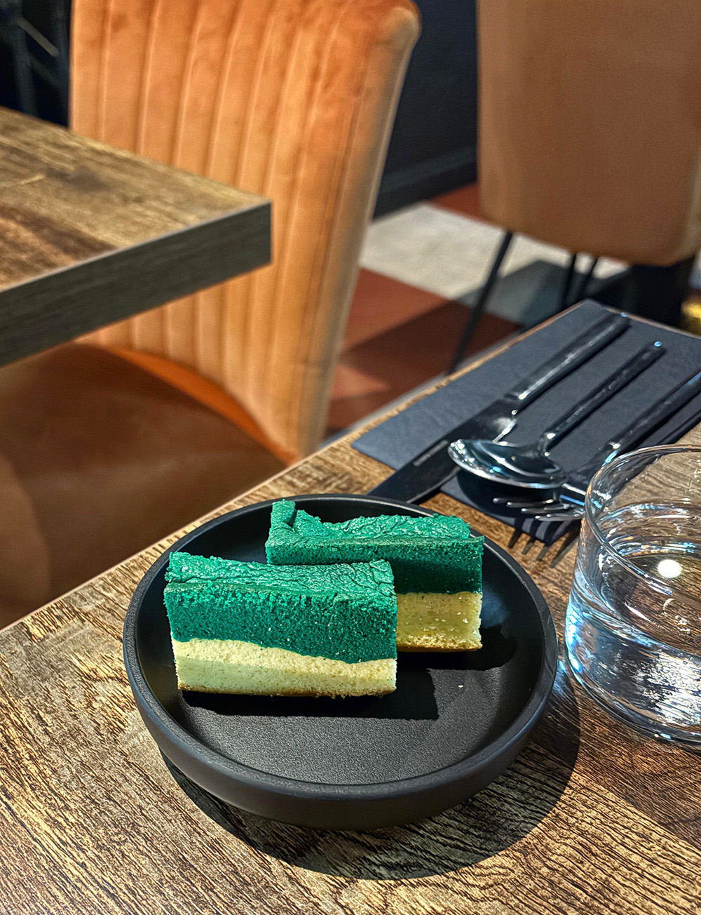 hoax italian estaurant and bar haggerston hackney