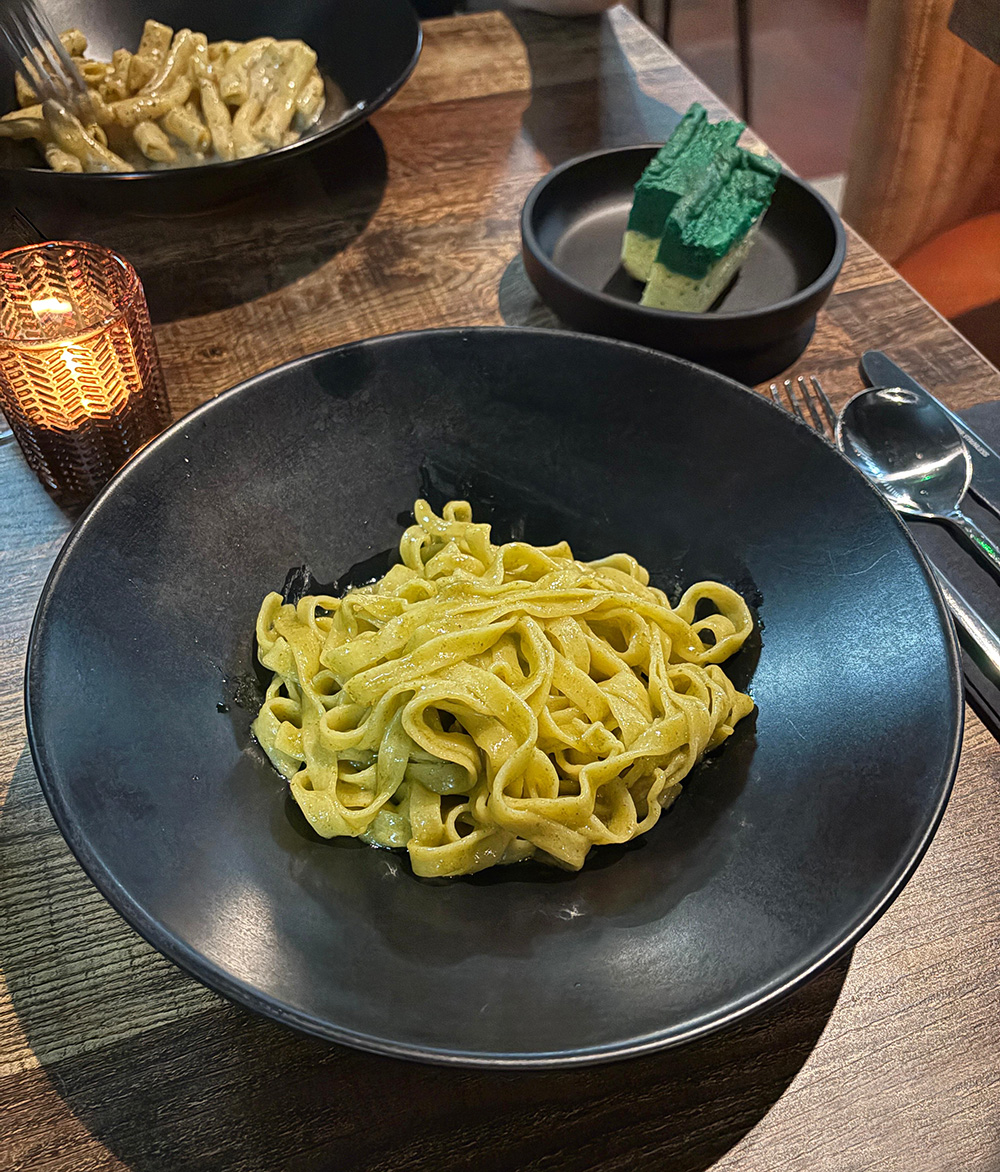 hoax italian estaurant and bar haggerston hackney