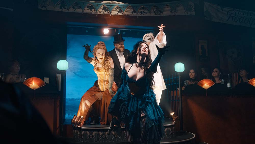chat noir immersive dining show london performers