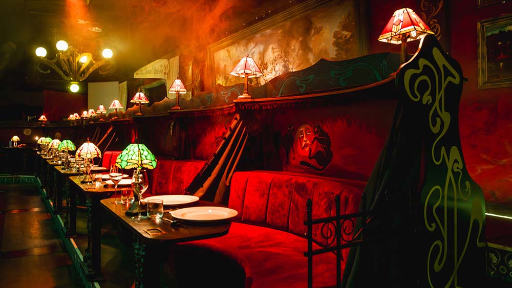 chat noir immersive dining show london seating