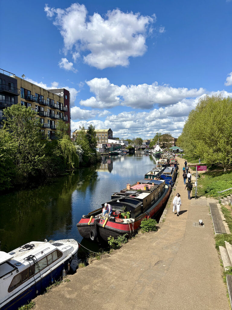 Lee navigation canal east london